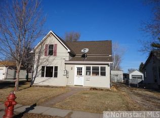 209 3rd St NE, Osseo, MN 55369