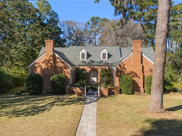 4 Edgewood Road, Savannah, GA 31404