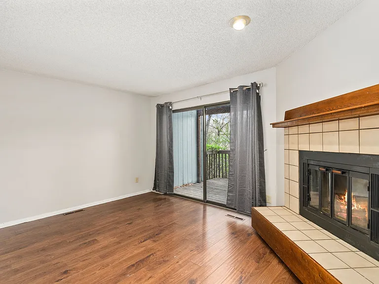 1610 Westbridge Dr #18 — Photo 10