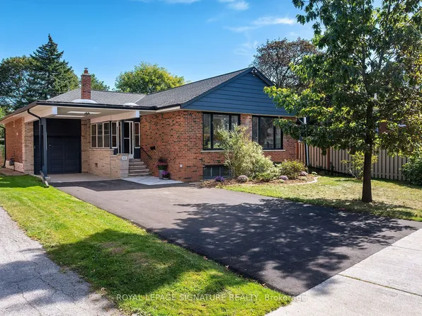 11 Koos Rd, Toronto, ON M9C 1W4