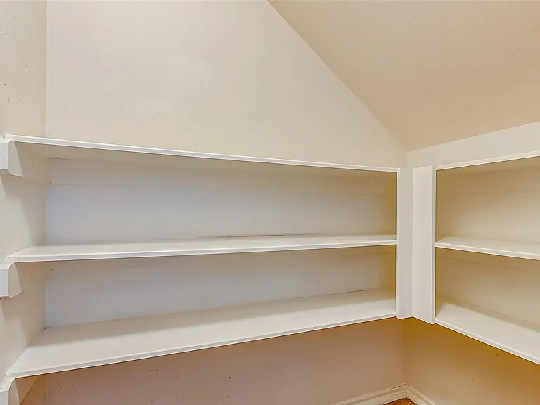 6451 Calgary Woods Ln — Photo 23