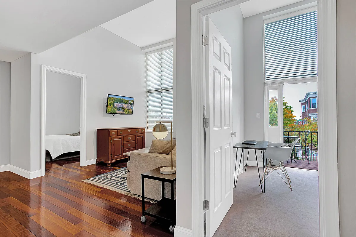 Building Photo - 841 Parker St #206
