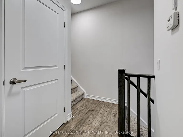 23 Ridgeside Ln — Photo 7
