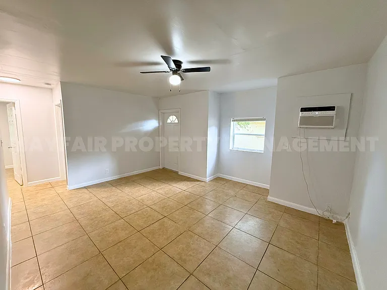 380 Kingsbridge St — Photo 6