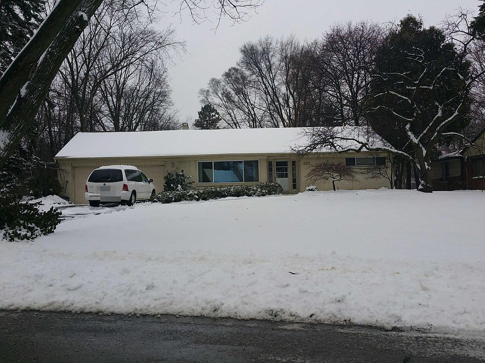 1st image of 223 Marlborough Dr
