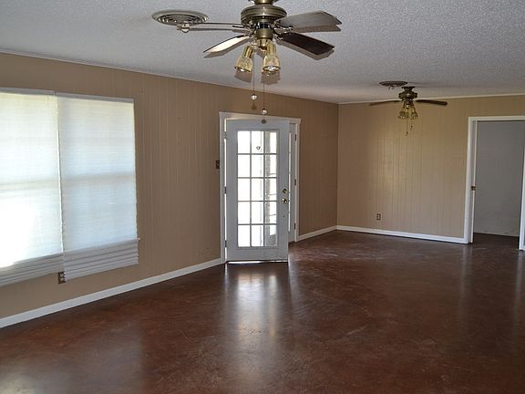 2nd image of 1025 W Fm 2105