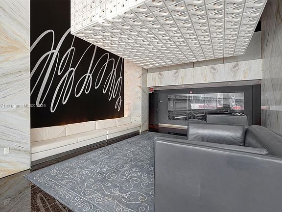 2nd image of 325 Biscayne Blvd #2614