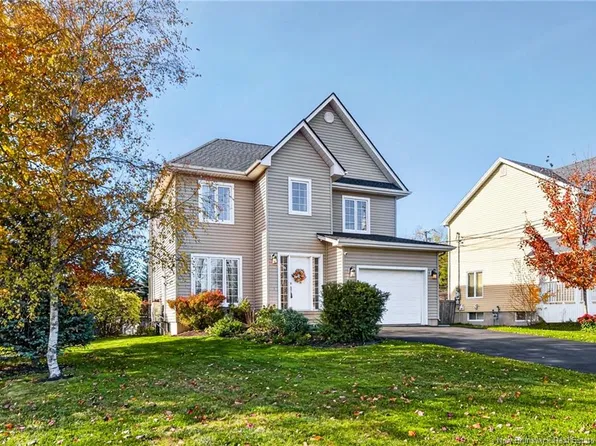 63 Richard St, Dieppe, NB E1A 0J9