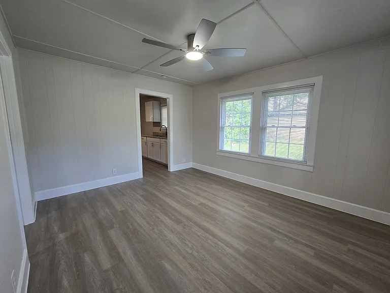 259 Wells St — Photo 16