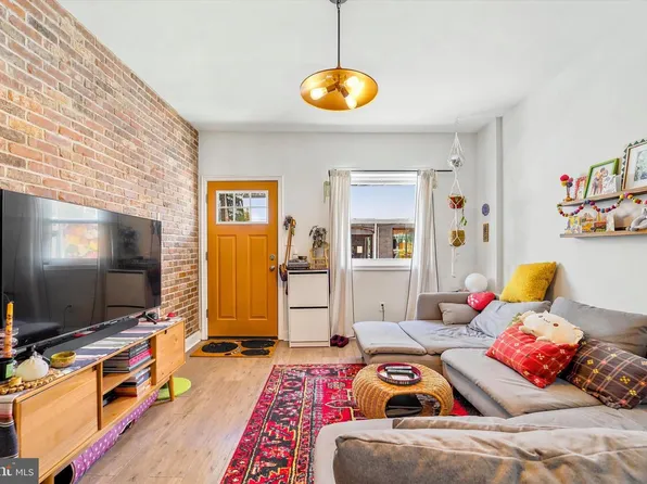 1443 E Oxford St, Philadelphia, PA 19125