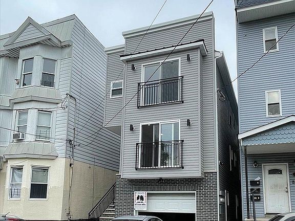 3rd image of 414 S 17th St Floor 2