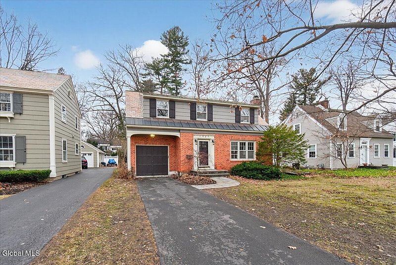 3rd image of 1527 Dean Street