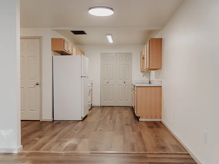 3815 Maple Ave — Photo 7