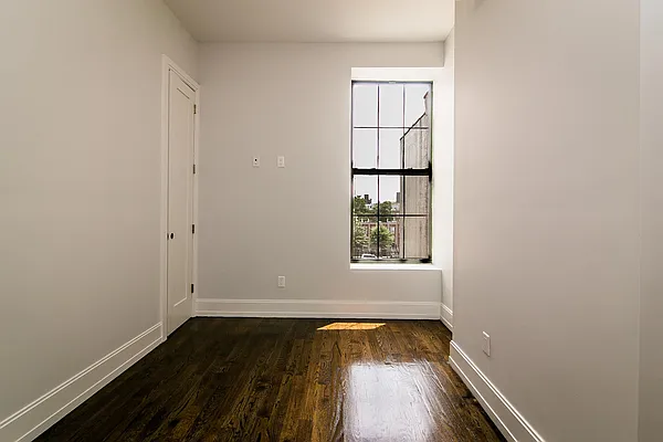 Rented by Nooklyn NYC LLC | media 24