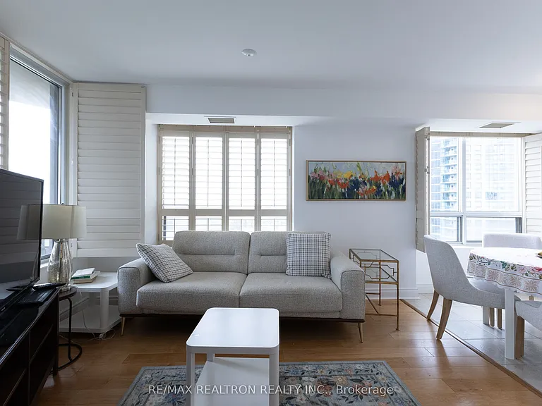 78 Harrison Garden Blvd #1409 — Photo 13