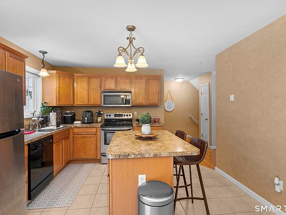 3rd image of 22 Neagle Street