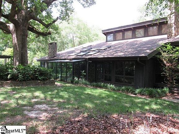 2nd image of 241 Forest Glen Dr