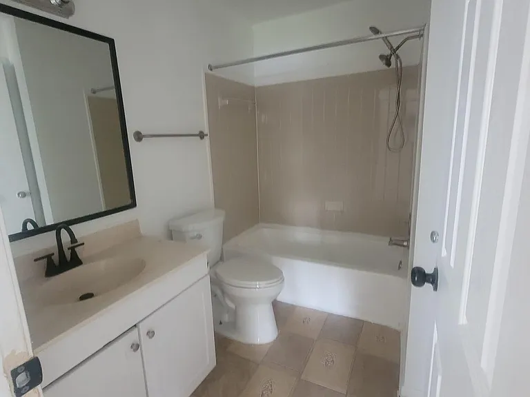8626 Beekman Pl #B — Photo 10