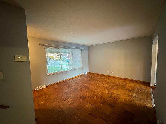 3rd image of 5882 Calamie Dr