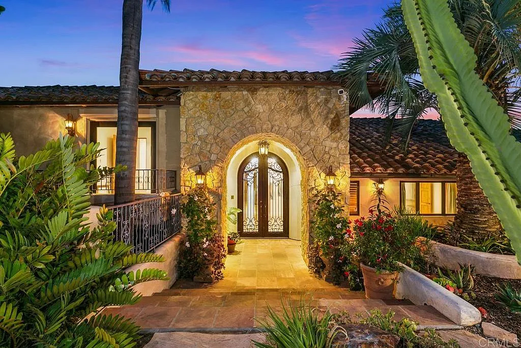 5 bed, 5.5 bath, 6000 sqft, $35,000 — Photo 4