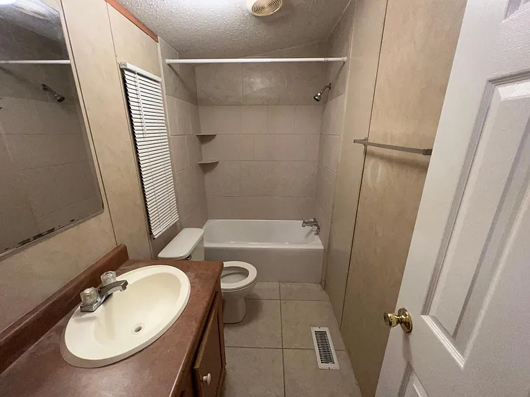 21561 Leonard St #21569 — Photo 11