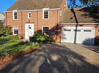 1030 Blackridge Rd, Pittsburgh, PA 15235