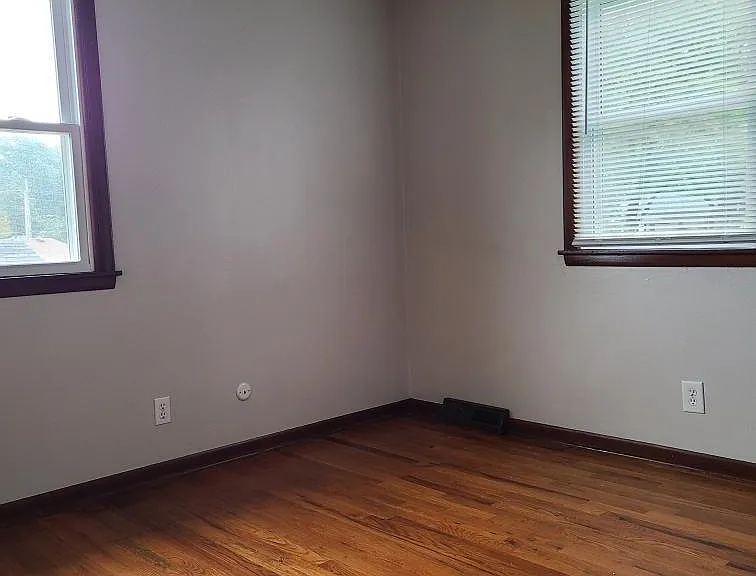3801 Hillcrest Dr — Photo 8