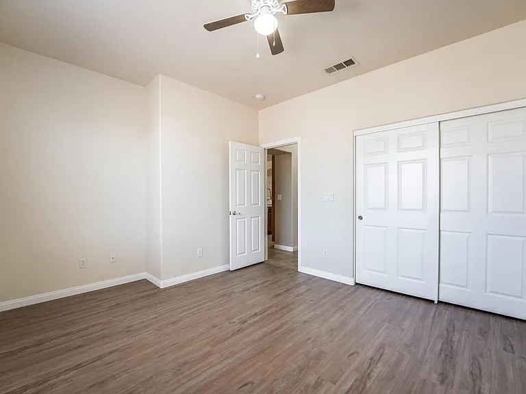 4828 Whisper Lake Ave — Photo 14