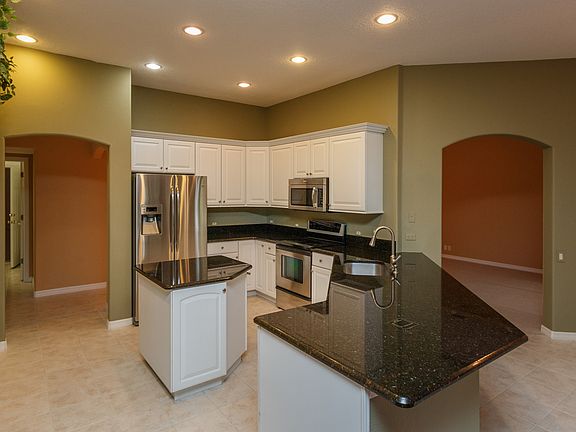 5th image of 689 Treeline Pl