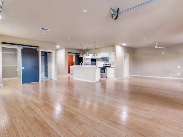 1111 S Akard St Unit 300, Dallas, TX 75215