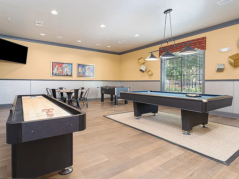 Cascadia Apartments — Photo 34