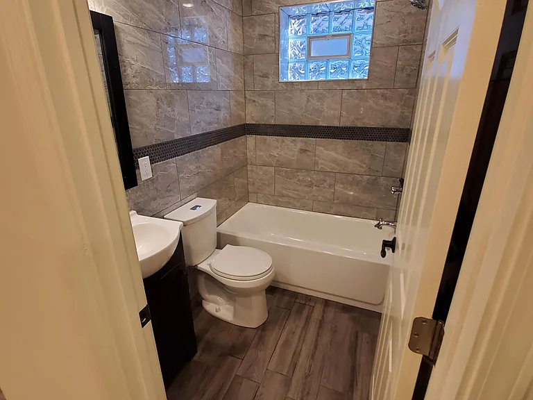 60 Stevens St W #3 — Photo 15