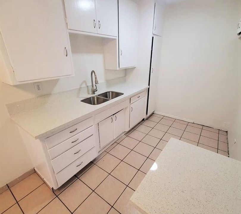 1st image of 1080 Hoffman Ave #3