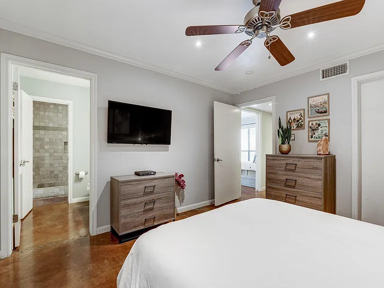 1100 Azie Morton Rd #1102 — Photo 17