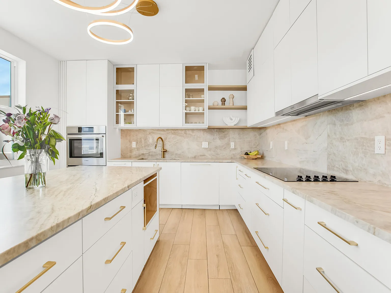 Price George Condominium — Photo 3