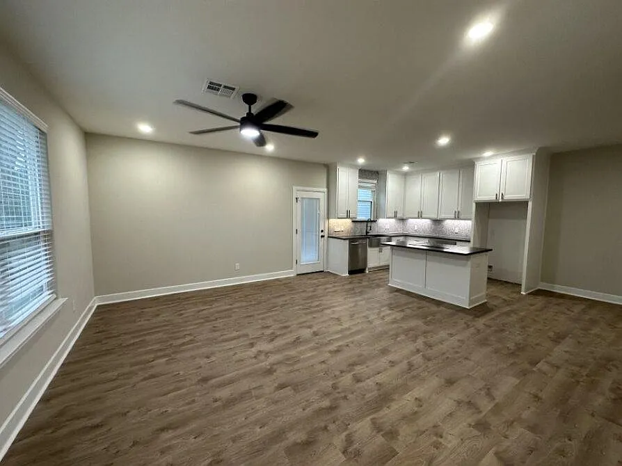914 West Baker Street, Denison, TX 75020 - 1 — Photo 2