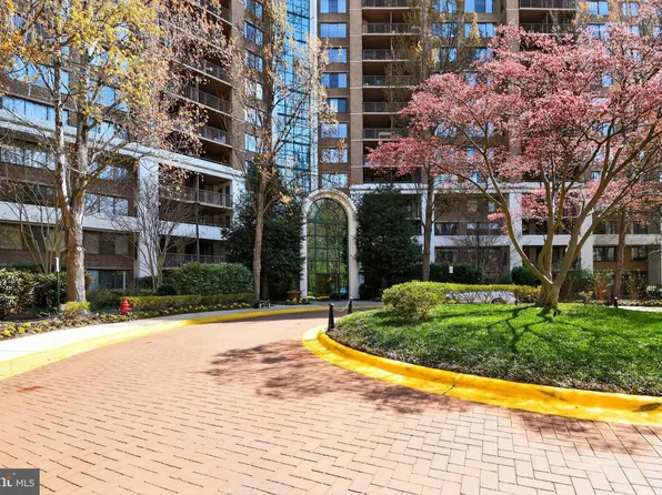 10101 Grosvenor Pl APT 701, Rockville, MD 20852