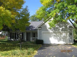 14 Fairfield Ln, Cary, IL 60013