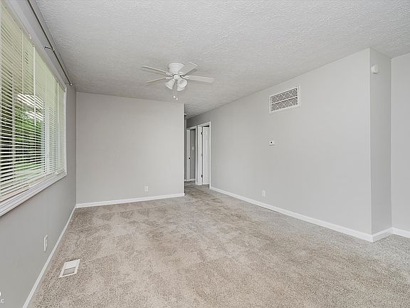 5th image of 3538 N Elizabeth St
