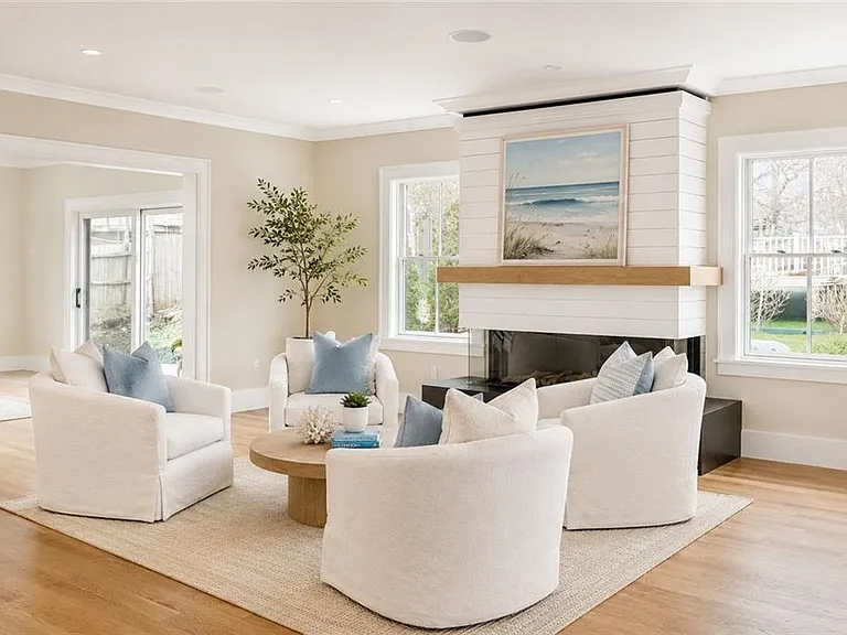 110 Newport Ave — Photo 3