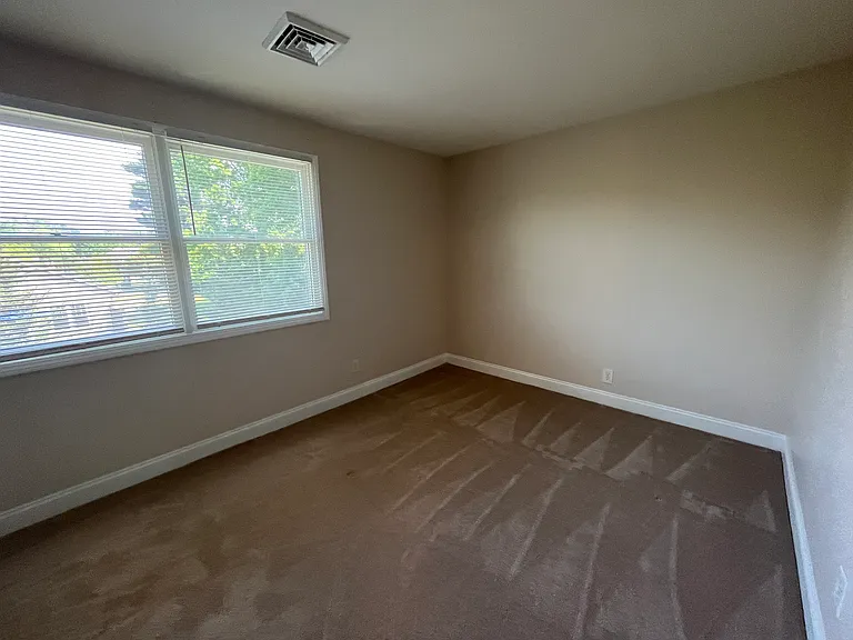 75 Parsons St #V — Photo 7