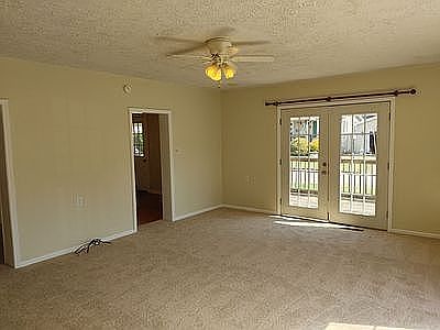 5th image of 309 Poplar St