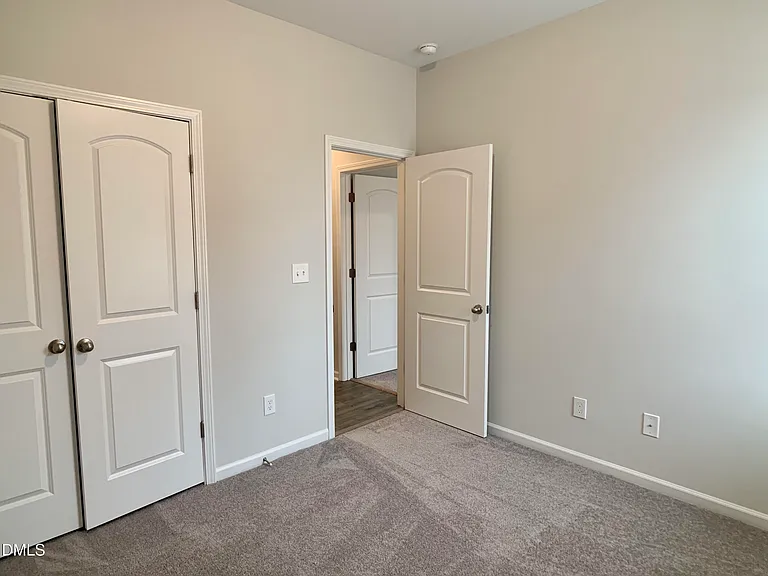 130 Henhouse Ct — Photo 13