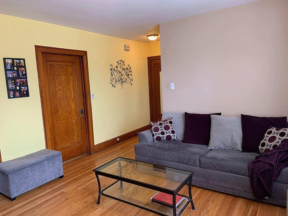 1st image of 6749 W Wrightwood Ave