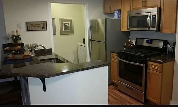 490 Bedford St — Photo 2
