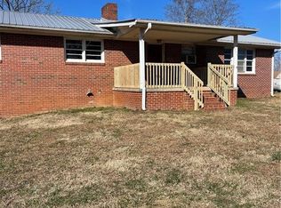 7 Bennett Rd, Toccoa, GA 30577