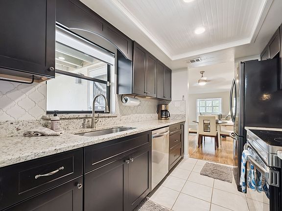 3rd image of 219 E Hartford St #1-6-4A