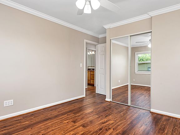 5th image of 908 Davison Ave