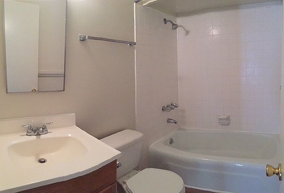 4th image of 1250 Lee St