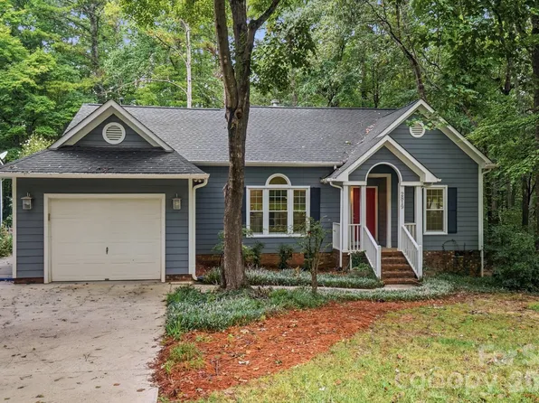 2819 Cedar Chase Dr, Matthews, NC 28105